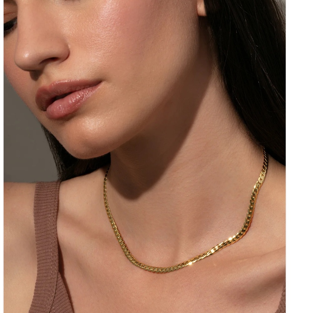 Women’s Gold Uncommon James necklace